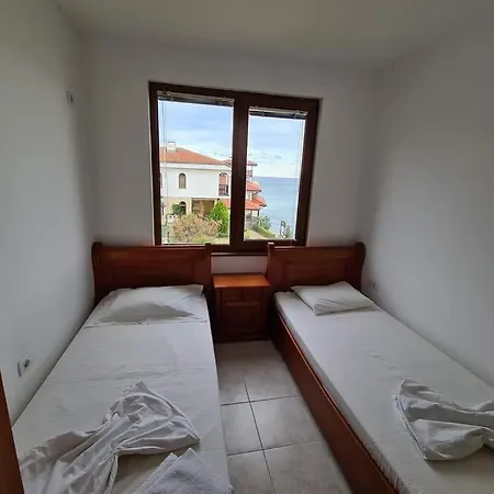 شقة под наем 4-стаен с изумителна фронтална гледка море, Sun Coast влас